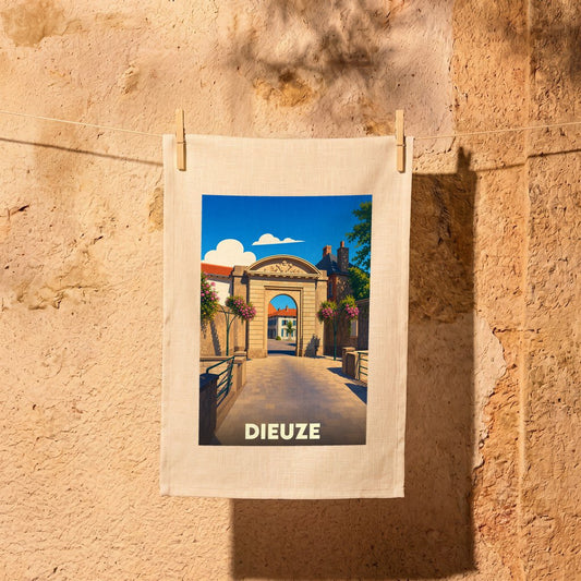 Torchon souvenir de la ville de Dieuze illustré d'une arche historique stylisée.