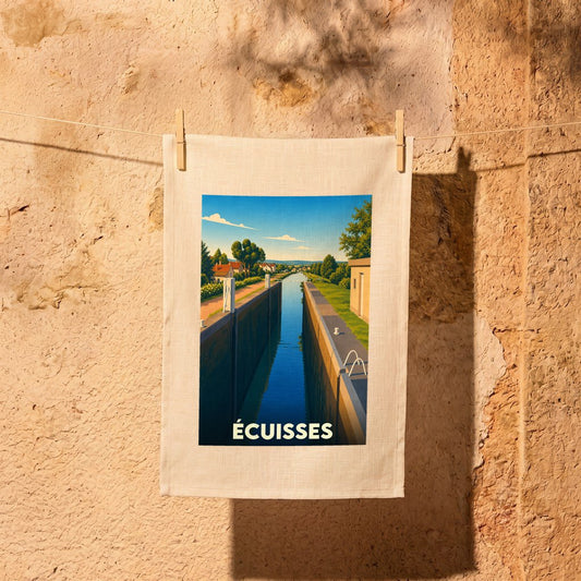 Torchon souvenir de la ville d'Écuisses orné d'une illustration stylisée représentant les écluses du canal.