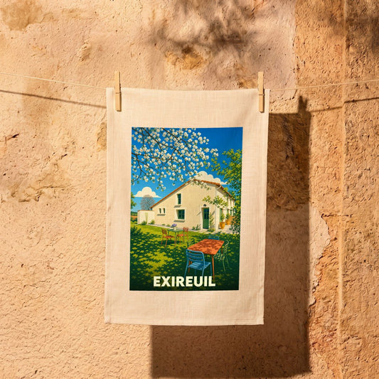 Torchon souvenir de la ville d'Exireuil avec une illustration stylisée d'une maison de campagne.