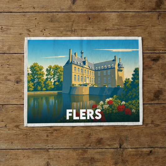 Torchon souvenir de la ville de Flers avec une illustration stylisée de son château.