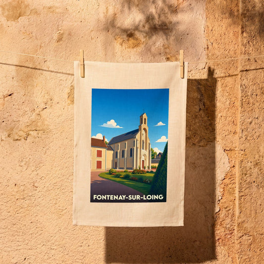 Torchon souvenir de la ville de Fontenay-sur-Loing avec une illustration stylisée de son église.