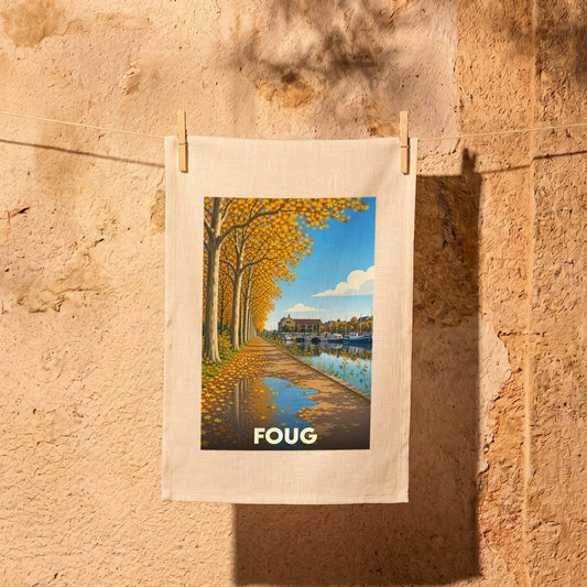 Torchon souvenir de la ville de Foug avec une illustration automnale stylisée.