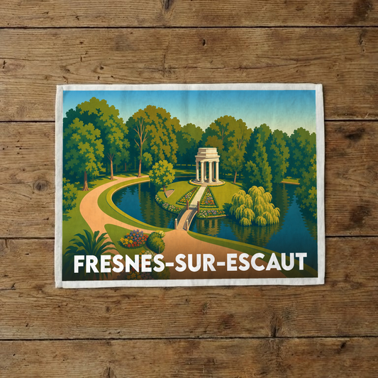 Torchon souvenir de la ville de Fresnes-sur-Escaut illustré par un parc paysager avec un kiosque à colonnes.
