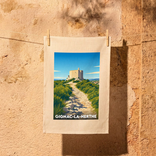 Torchon souvenir de la ville de Gignac-la-Nerthe avec une illustration stylisée de son paysage et de son patrimoine.