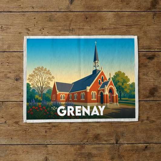 Torchon souvenir de la ville de Grenay orné d'une illustration stylisée d'une église en briques rouges.