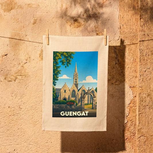 Torchon souvenir de la ville de Guengat illustré d'une vue stylisée de son église.