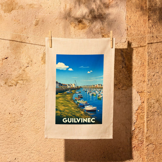 Torchon souvenir de la ville de Guilvinec avec une illustration stylisée de son port.