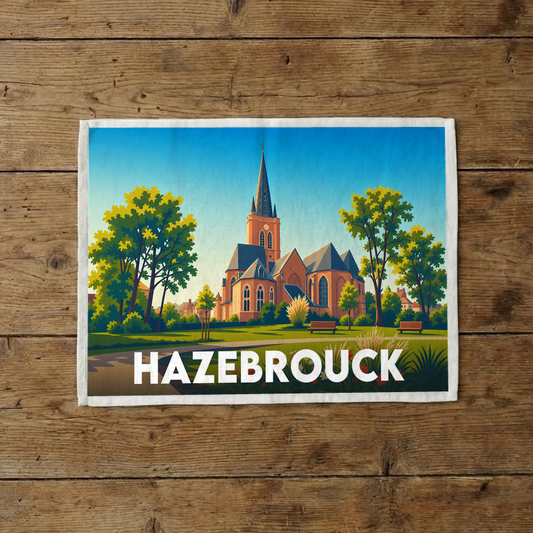 Torchon souvenir de la ville de Hazebrouck avec une illustration stylisée.