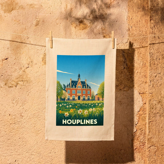 Torchon souvenir de la ville de Houplines illustrant son hôtel de ville entouré de fleurs.