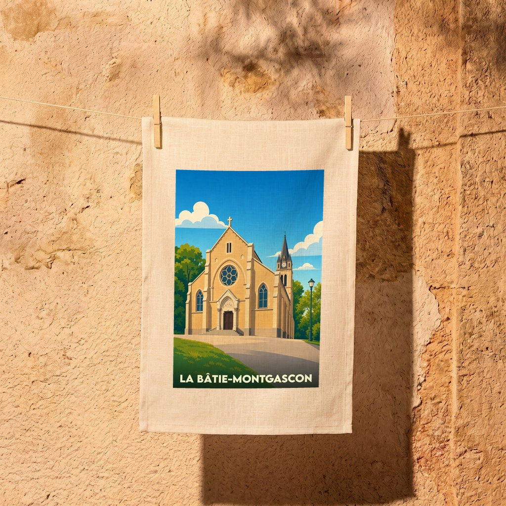 Torchon souvenir de la ville de La Bâtie-Montgascon avec une illustration stylisée de son église.