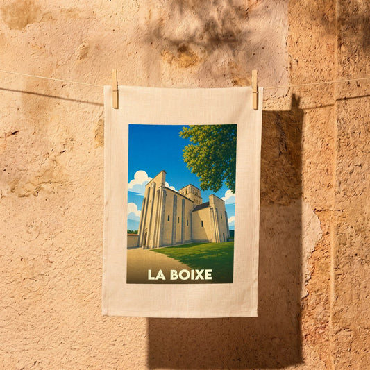 Torchon souvenir de la ville de La Boixe orné d'une illustration stylisée de son église abbatiale.