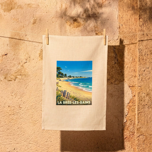Torchon souvenir de la ville de La Brée-les-Bains avec une illustration balnéaire stylisée.