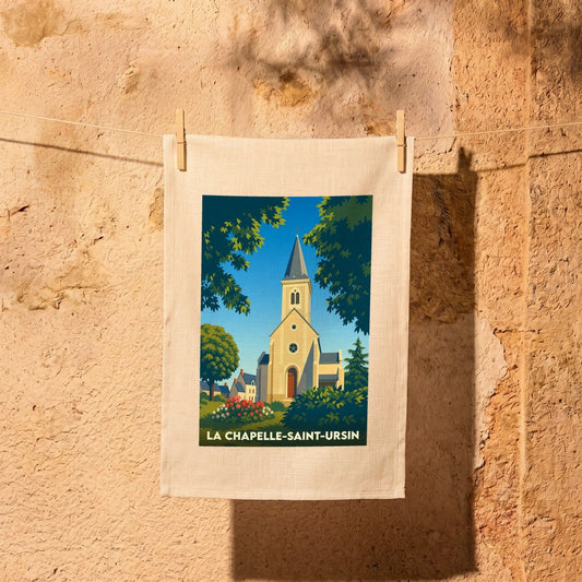 Torchon souvenir de la ville de La Chapelle-Saint-Ursin avec une illustration stylisée de son église.