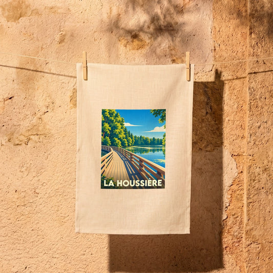Torchon souvenir de la ville de La Houssière avec une illustration stylisée d'un ponton sur un lac.