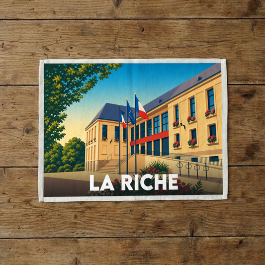 Torchon souvenir de la ville de La Riche avec une illustration stylisée de l'hôtel de ville.
