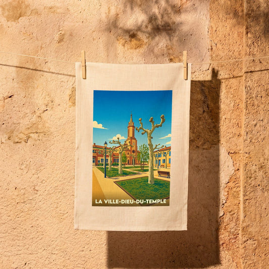 Torchon souvenir de la ville de La Ville-Dieu-du-Temple avec une illustration stylisée d'une place ensoleillée.