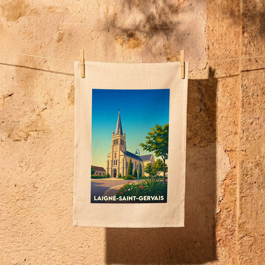 Torchon souvenir de la ville de Laigné-Saint-Gervais avec une illustration stylisée de son église.