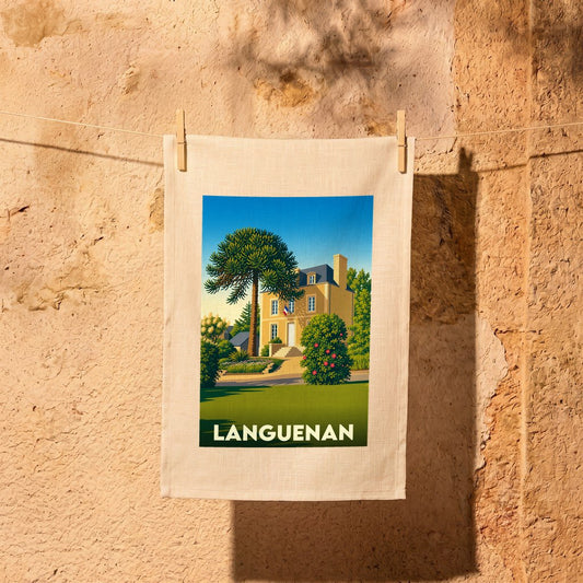 Torchon souvenir de la ville de Languenan avec une illustration stylisée.