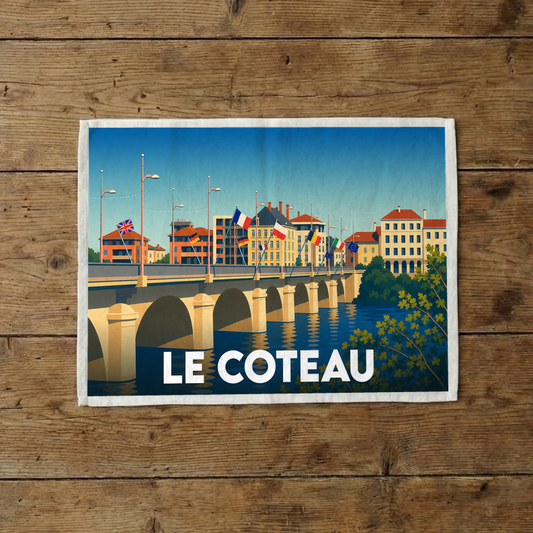 Torchon souvenir de la ville de Le Coteau avec une illustration stylisée d'un pont et de drapeaux européens.