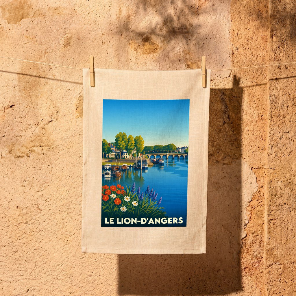 Torchon souvenir de la ville de Le Lion-d'Angers avec une illustration stylisée de ses bords de rivière.