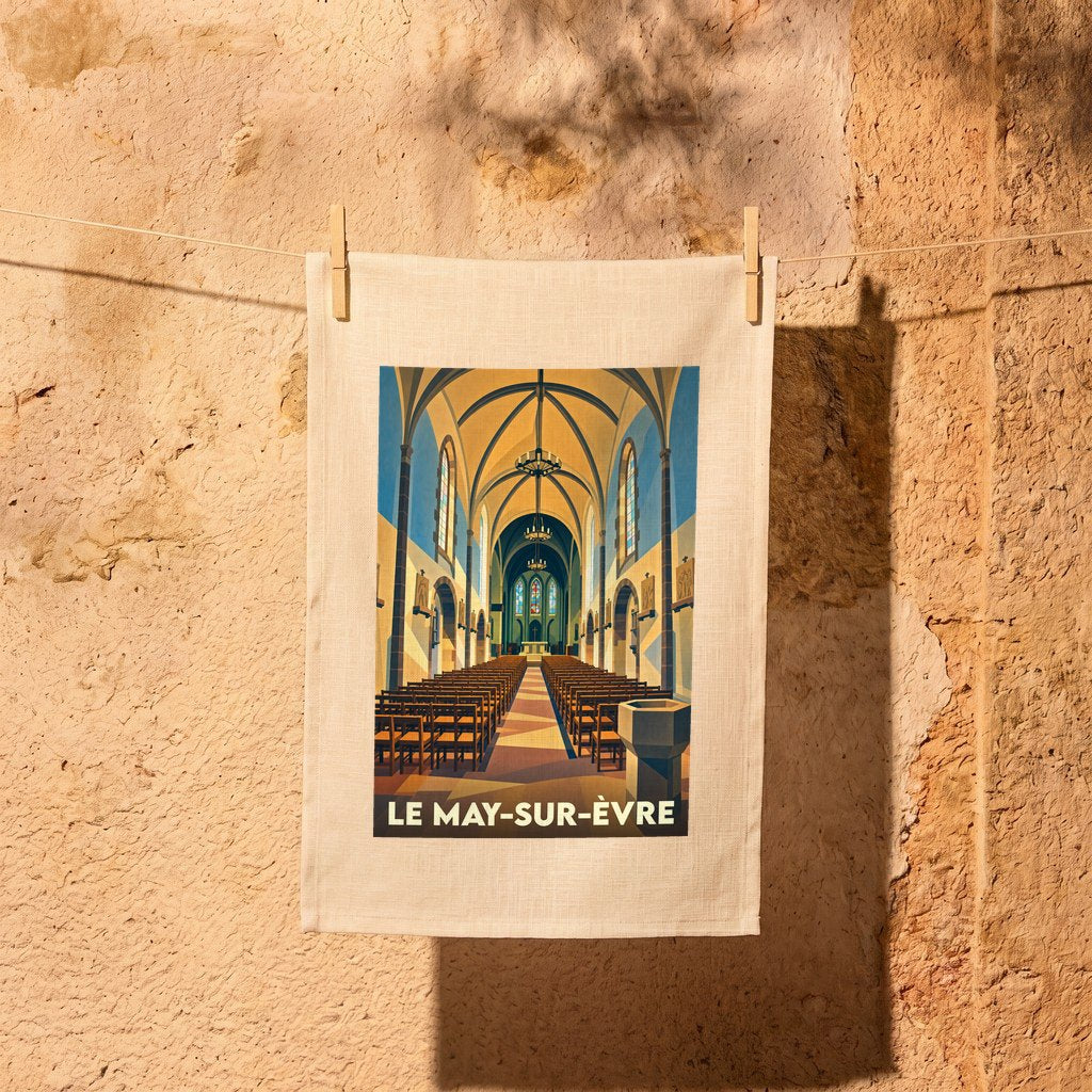 Torchon souvenir de la ville du May-sur-Èvre avec une illustration stylisée de l'intérieur de son église.