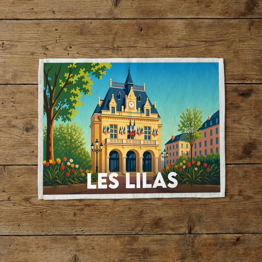 Torchon souvenir de la ville de Les Lilas illustrant son hôtel de ville dans un style rétro et coloré.