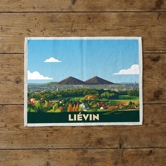 Torchon souvenir de la ville de Liévin avec une illustration stylisée de son paysage et de ses célèbres terrils.