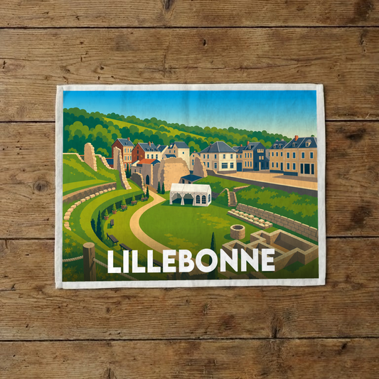 Torchon souvenir de la ville de Lillebonne avec une illustration stylisée de son théâtre antique et de ses bâtiments.