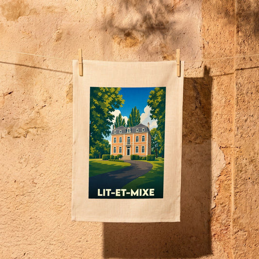 Torchon souvenir de la ville de Lit-et-Mixe avec une illustration stylisée d'une demeure bourgeoise landaise.
