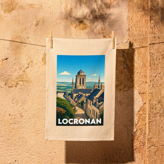 Torchon souvenir de la ville de Locronan avec une illustration stylisée d'un village pittoresque.