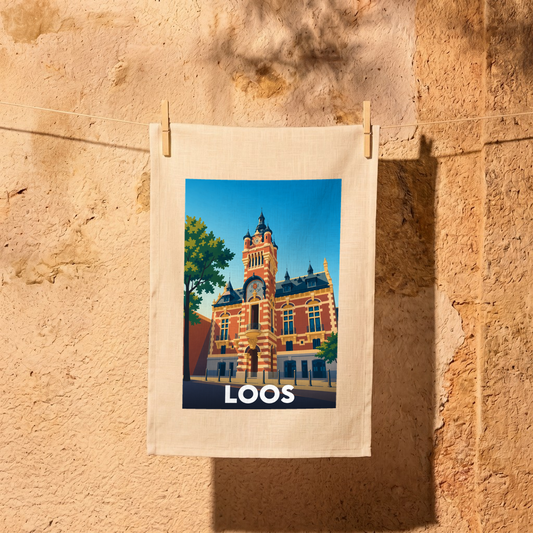 Torchon souvenir de la ville de Loos avec une illustration stylisée de son beffroi.