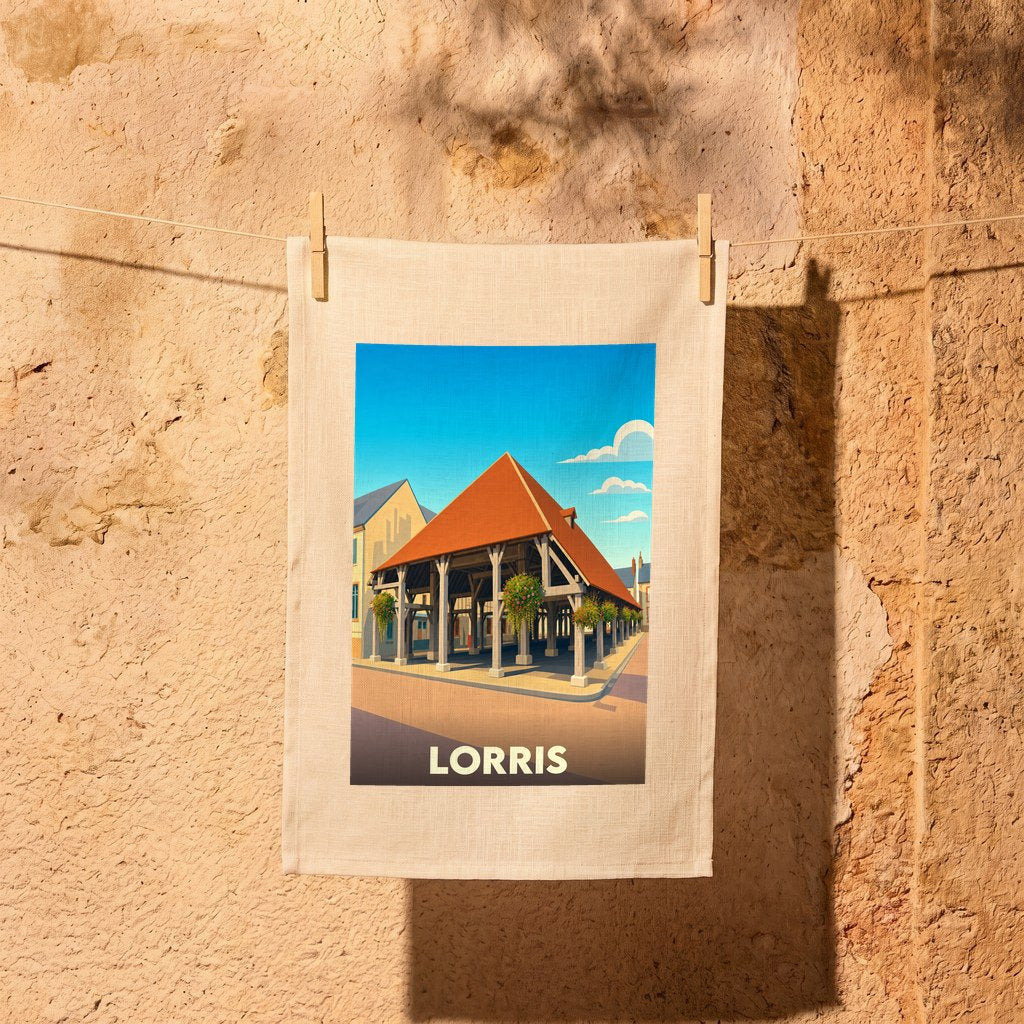 Torchon souvenir de la ville de Lorris avec une illustration stylisée d'une halle historique.