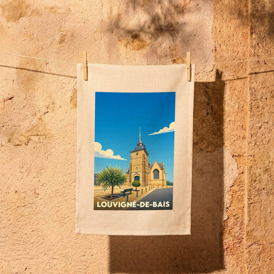 Torchon souvenir de la ville de Louvigné-de-Bais avec une illustration stylisée de son église.