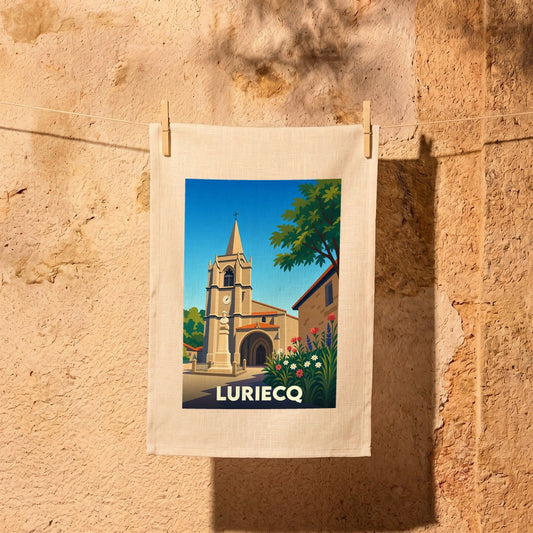 Torchon souvenir de la ville de Luriecq avec une illustration stylisée de son église.