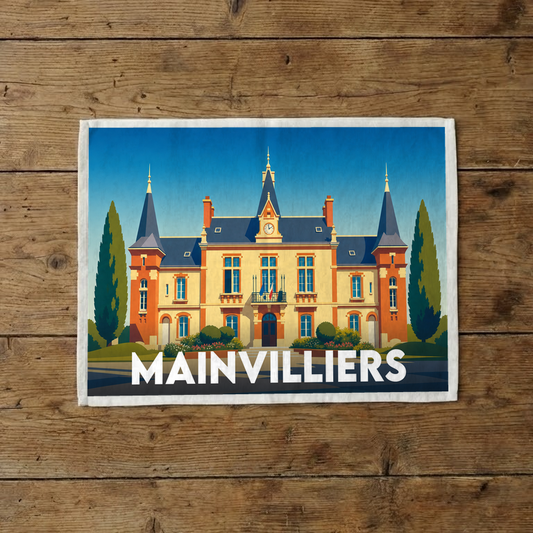 Torchon souvenir de la ville de Mainvilliers avec une illustration stylisée de son hôtel de ville.