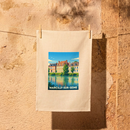 Torchon souvenir de la ville de Marcilly-sur-Seine avec une illustration stylisée d'un paysage fluvial.