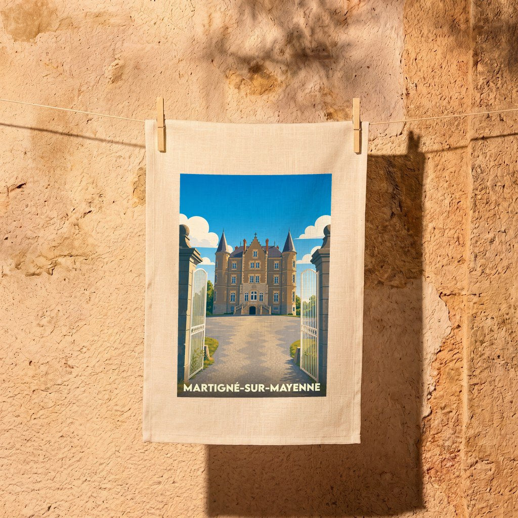 Torchon souvenir de Martigné-sur-Mayenne avec une illustration stylisée du château de la Motte-Husson.