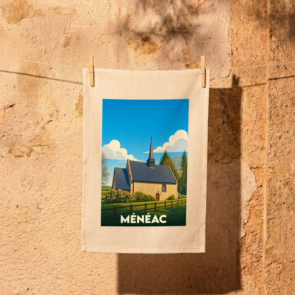 Torchon souvenir de la ville de Ménéac illustré d'une chapelle stylisée sous un ciel bleu.