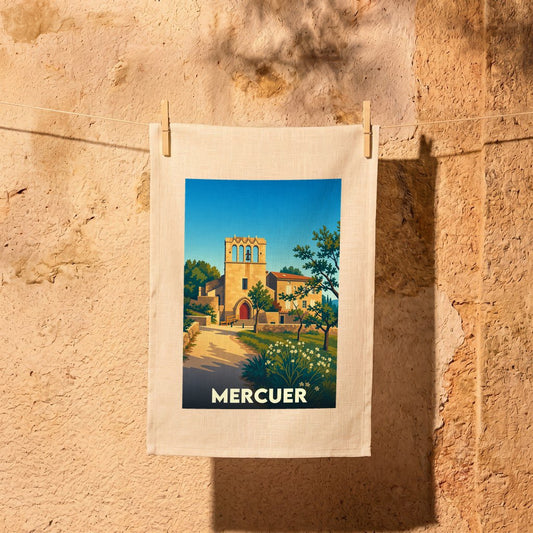 Torchon souvenir de la ville de Mercuer avec une illustration stylisée de son église.