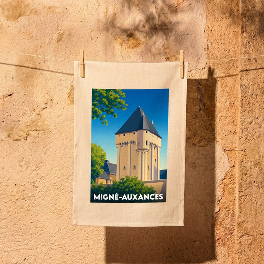 Torchon souvenir de la ville de Migné-Auxances avec une illustration stylisée de son donjon.