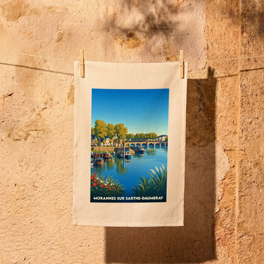 Torchon souvenir de la ville de Morannes sur Sarthe-Daumeray avec une illustration stylisée des bords de Sarthe.