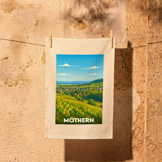 Torchon souvenir de la ville de Mothern avec une illustration stylisée de ses paysages vallonnés.