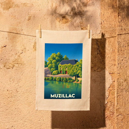Torchon souvenir de la ville de Muzillac avec une illustration stylisée d'une maison au bord de l'eau.