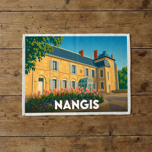 Torchon souvenir de la ville de Nangis avec une illustration stylisée d'un bâtiment historique et d'un parterre de fleurs.