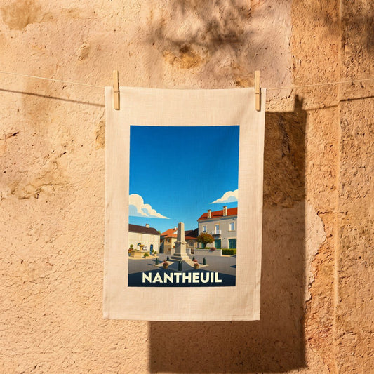 Torchon souvenir de la ville de Nantheuil avec une illustration stylisée.