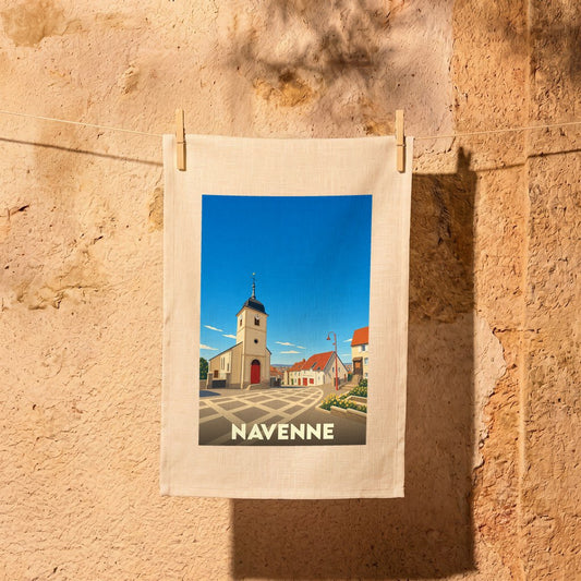 Torchon souvenir de la ville de Navenne avec une illustration stylisée.