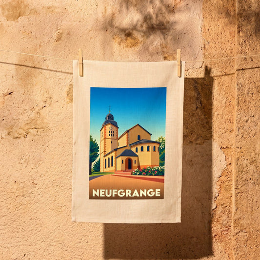 Torchon souvenir de la ville de Neufgrange avec une illustration stylisée de son église.