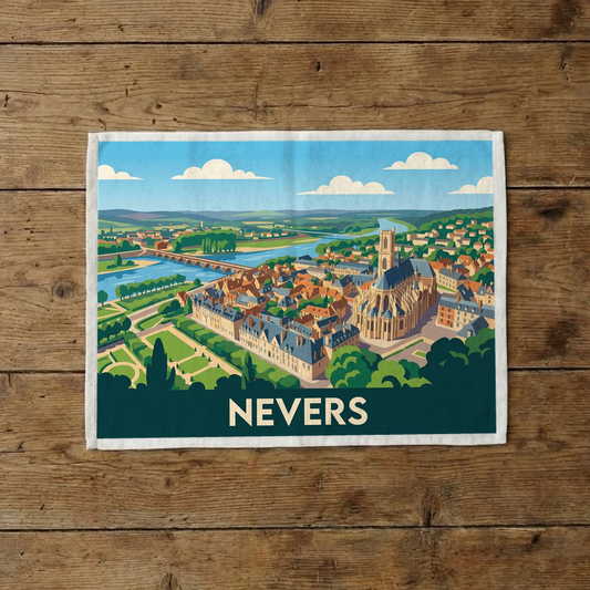 Torchon souvenir de la ville de Nevers avec une illustration stylisée.