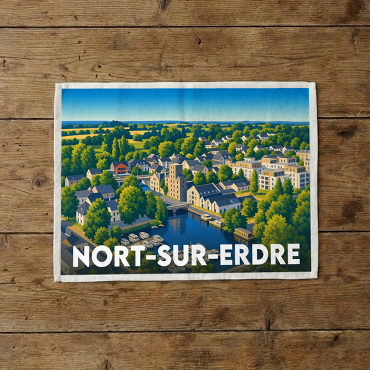 Torchon souvenir de la ville de Nort-sur-Erdre avec une illustration stylisée.