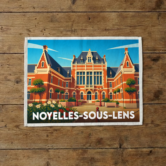 Torchon souvenir de la ville de Noyelles-sous-Lens illustrant son hôtel de ville dans un style graphique coloré.